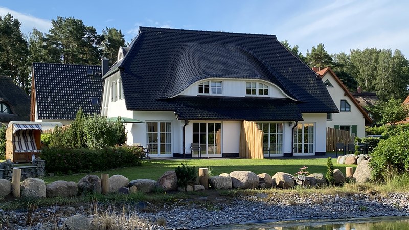 Ferienhaus Dünenhaus Glowe Dünenresidenz Gartenansicht